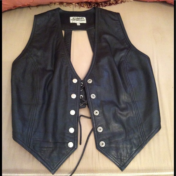 100% Leather Vest - Picture 2 of 8